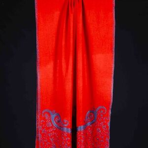 Brand new cashmere scarf with embroidery